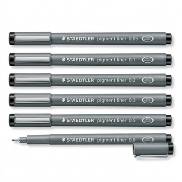 STAEDTLER Pigment Liner – 6 fineliners noirs à pointes assorties, réf. 308-9SBK6 — vue du produit sur fond clair