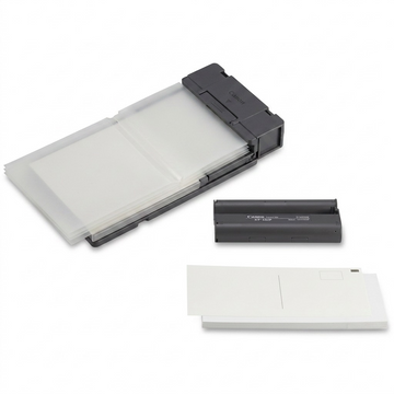 Ensemble Canon KP-36IP de papier photo et ruban d’encre sur fond blanc.