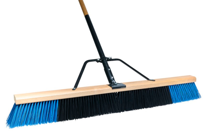 M2 PB-700-BB36 – balai-poussoir Ryno rigide 36 po bleu et noir